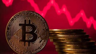 Σε ελεύθερη πτώση το Bitcoin: Χάνει 17% και υποχωρεί στα 23.000 δολάρια