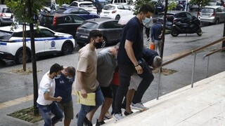 Θεσσαλονίκη: Προσωρινά κρατούμενοι οι τέσσερις Άγγλοι για τα 300 κιλά κοκαΐνης