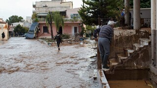 Φονική πλημμύρα Μάνδρας: Αθώα η Ρένα Δούρου, ένοχοι οκτώ κατηγορούμενοι