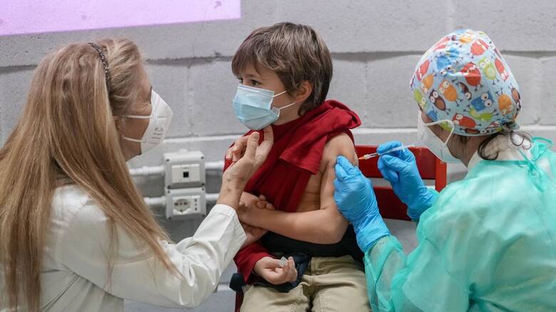 Κορωνοϊός - ΗΠΑ: Εγκρίθηκαν τα εμβόλια Pfizer και Moderna για παιδιά κάτω των 5 ετών