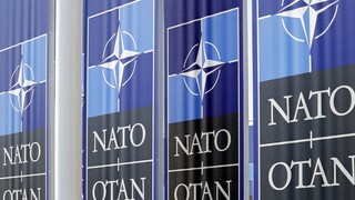 Αγωνιά για λύση το ΝΑΤΟ: Φινλανδία και Σουηδία «συναντούν» την Τουρκία στις Βρυξέλλες