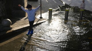 Κίνα: Περισσότεροι από 220.000 άνθρωποι εγκατέλειψαν τις εστίες τους μετά τις βροχοπτώσεις - ρεκόρ