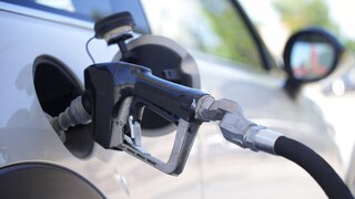 «Fuel Pass 2»: Ενίσχυση μέχρι και 100 ευρώ το τρίμηνο - Από 30 έως 45 χιλιάδες το εισοδηματικό όριο