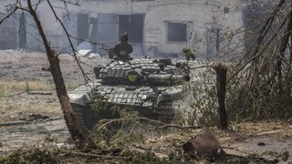 Λυσσαλέα μάχη από τον ουκρανικό στρατό για την ανάκτηση του Σεβεροντονέτσκ - Νέες εκρήξεις στο Κίεβο