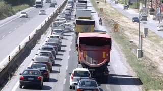 Κίνηση: Κυκλοφοριακό «έμφραγμα» στη λεωφόρο Αθηνών – Πού υπάρχουν καθυστερήσεις