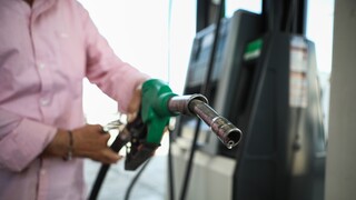 Μείωση των εισπράξεων από τη φορολογία στα καύσιμα λόγω περιορισμού της κατανάλωσης