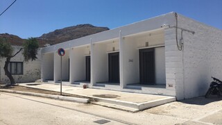 Σέριφος: Ο ιστορικός ξενώνας «Περσεύς» μετατράπηκε σε μουσείο με την Αρχαιολογική Συλλογή Σερίφου