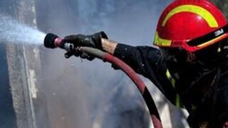Συναγερμός στην Πυροσβεστική - Αναζωπύρωση της φωτιάς στο Σχιστό