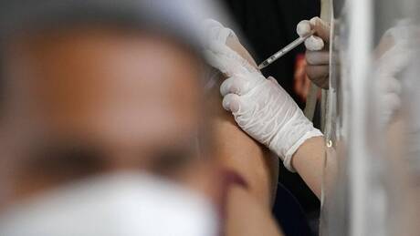 Κορωνοϊός: BioNTech και Pfizer δοκιμάζουν τα εμβόλια επόμενης γενιάς