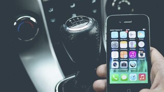 Έρχεται το ψηφιακό πορτοφόλι: Στο κινητό το δίπλωμα οδήγησης και η μεταβίβαση οχημάτων