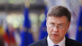 Eurogroup - Ντομπρόβσκις: Προς τα πάνω οι προβλέψεις για πληθωρισμό, προς τα κάτω για ανάπτυξη