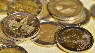 Κατακρημνίζεται το ευρώ: Σε χαμηλά 20 ετών - Προς απόλυτη ισοτιμία με το δολάριο