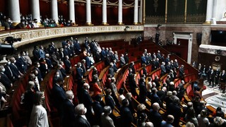 Γαλλία - Κορωνοϊός: Απορρίφθηκε από την Εθνοσυνέλευση πρόταση της κυβέρνησης για επαναφορά μέτρων