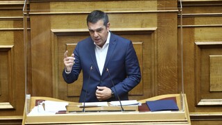 Τσίπρας στη Βουλή: Ανεπαρκής, κυνικός, αλαζόνας, διχαστικός ο Μητσοτάκης - Αποχωρούμε της ψηφοφορίας