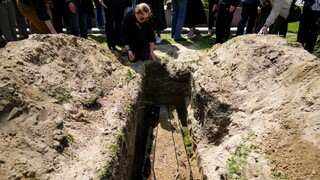 Ουκρανία: Αύξηση των τάφων στις περιοχές που βρίσκονται υπό τον έλεγχο της Ρωσίας