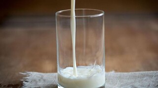 Σήμα κινδύνου στην αγορά γάλακτος - Φόβοι για ελλείψεις και νέες ανατιμήσεις