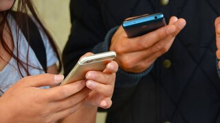 Συμβουλές για το κινητό: Τι να προσέξετε στις διακοπές σας - Η ασφαλής σύνδεση στο διαδίκτυο