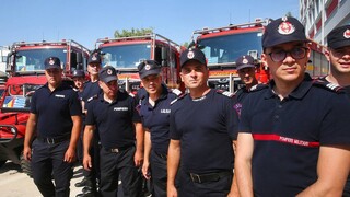 «Η μεγαλύτερη ικανοποίηση είναι να σώζουμε ζωές»: Οι Ρουμάνοι πυροσβέστες για τις φωτιές στην Ελλάδα