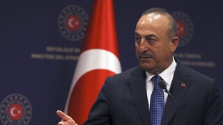 Τσαβούσογλου: Μπορούμε να ανταλλάξουμε ιδέες, αλλά η Τουρκία δε ζητά άδεια για να εισβάλει στη Συρία