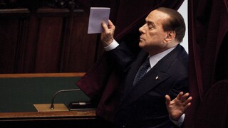 Ιταλία: Πώς η δεξιά έδιωξε τον Ντράγκι - Η συνάντηση στη βίλα του Μπερλουσκόνι που «έδειξε» εκλογές