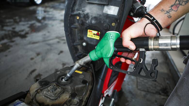 Ανοίγει η πλατφόρμα για την επιδότηση στη βενζίνη: Τα κριτήρια, οι δικαιούχοι και τα ποσά