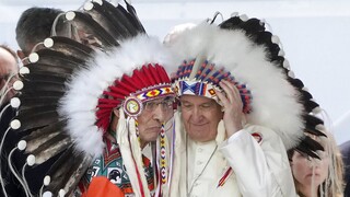 Καναδάς: Ο Πάπας ζητά συγχώρεση από τους αυτόχθονες για την κακοποίηση παιδιών στα καθολικά σχολεία
