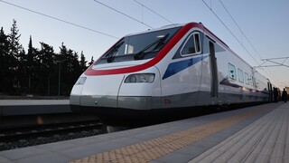«Λευκό βέλος»: Συγγνώμη από την Hellenic Train για την ταλαιπωρία ωρών των επιβατών