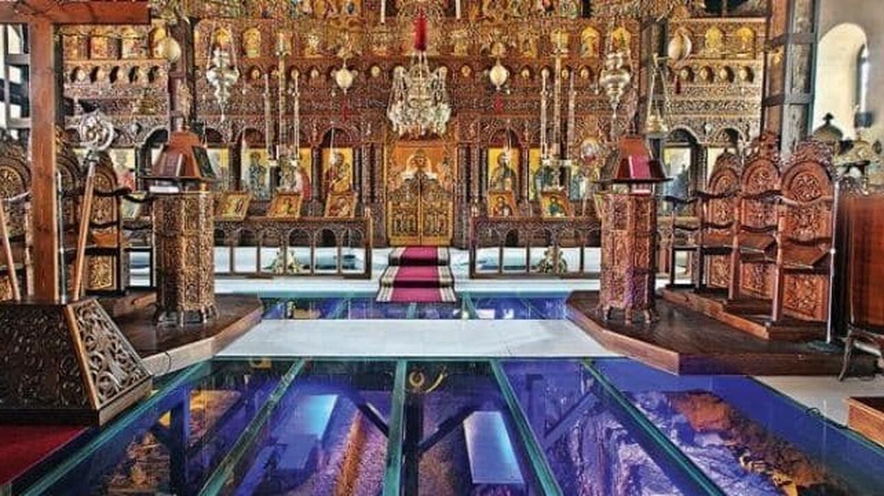 Χαλκιδική: Ο γνωστός για το γυάλινο δάπεδό του ναός του Αγίου Στεφάνου Αρναίας αποκαλύπτεται