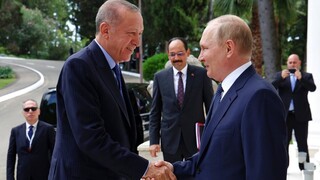 Ερντογάν-Πούτιν στο Σότσι: Εμβάθυνση οικονομικής και ενεργειακής συνεργασίας