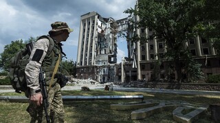 «Σε νέα φάση» ο πόλεμος στην Ουκρανία καθώς οι ρωσικές δυνάμεις συγκεντρώνονται στο νότο