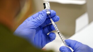 Κορωνοϊός: Ο EMA ξεκίνησε την αξιολόγηση επικαιροποιημένου εμβολίου των Pfizer και BioNTech