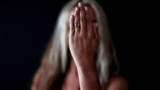 Ενδοοικογενειακή βία: Πάνω από 2.000 κλήσεις στη γραμμή «SOS 15900» από τις αρχές του 2022