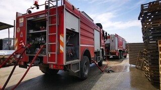 Εύβοια: Αυτοκίνητο τυλίχτηκε στις φλόγες - Στο σημείο πυροσβεστικές δυνάμεις