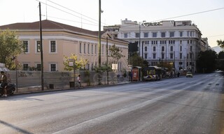 Σε ρυθμούς Δεκαπενταύγουστου η Αθήνα - Άδειοι οι δρόμοι του κέντρου