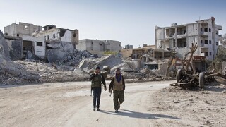 Συρία: 11 νεκροί μετά από τουρκική αεροπορική επιδρομή - Συγκρούσεις στο Κομπάνι