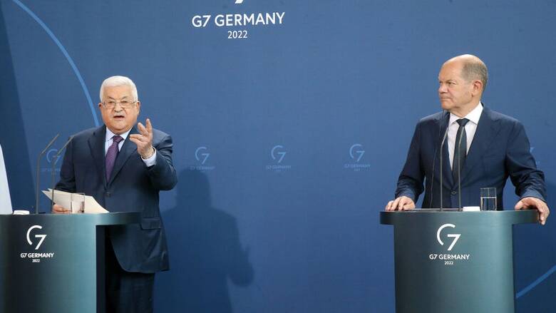 Γερμανία: Θύελλα για τη σιγή Σολτς μετά τις δηλώσεις Αμπάς περί «50 Ολοκαυτωμάτων» των Παλαιστινίων