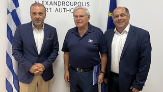 Στην Ελλάδα ο Μπομπ Μενέντεζ – Επισκέφτηκε το λιμάνι της Αλεξανδρούπολης