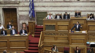 Στη Βουλή οι παρακολουθήσεις: Η στρατηγική της κυβέρνησης και ο στόχος της αντιπολίτευσης