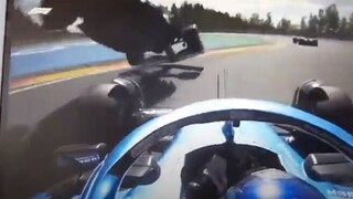 Formula 1: Έξαλλος ο Αλόνσο μετά τη σύγκρουση με τον Χάμιλτον- «Ξέρει να οδηγεί μόνο όταν είναι 1ος»