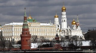 Κρεμλίνο: Παράλογη η συζήτηση στην ΕΕ για απαγόρευση των θεωρήσεων εισόδου σε Ρώσους τουρίστες