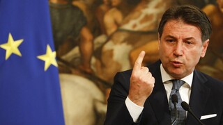 Ιταλία: Τρίτη πολιτική δύναμη τα Πέντε Αστέρια καθ' οδόν προς τις κάλπες - Ξεπερνούν τη Λέγκα