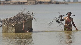 Πακιστάν: Αυξάνεται ο αριθμός των νεκρών από τις πλημμύρες - 1.265 άτομα έχασαν τη ζωή τους