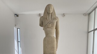 Η Κόρη της Θήρας εκτίθεται στο Αρχαιολογικό Μουσείο Θήρας