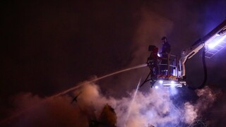 Συναγερμός στην Εύβοια: Φωτιά σε εργοστάσιο στα Ψαχνά