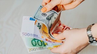 Τέλος το φθηνό χρήμα - Τι σημαίνει η αύξηση των επιτοκίων του ευρώ