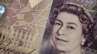 Πώς επηρεάζει ο θάνατος της βασίλισσας Ελισσάβετ τη βρετανική λίρα