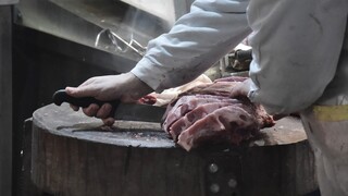 Κρεοπωλεία: Λιγότερο κρέας αγοράζουν οι καταναλωτές – Έως και 35% η πτώση της ζήτησης