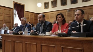 Εξεταστική - Δραβίλλας: Δεν μπορεί να γνώριζε ο πρωθυπουργός για την επισύνδεση Ανδρουλάκη