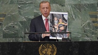 Με «προβιά» ανθρωπιστή ο Ερντογάν στον ΟΗΕ - Πώς απαντά η Αθήνα στις χυδαίες καταγγελίες