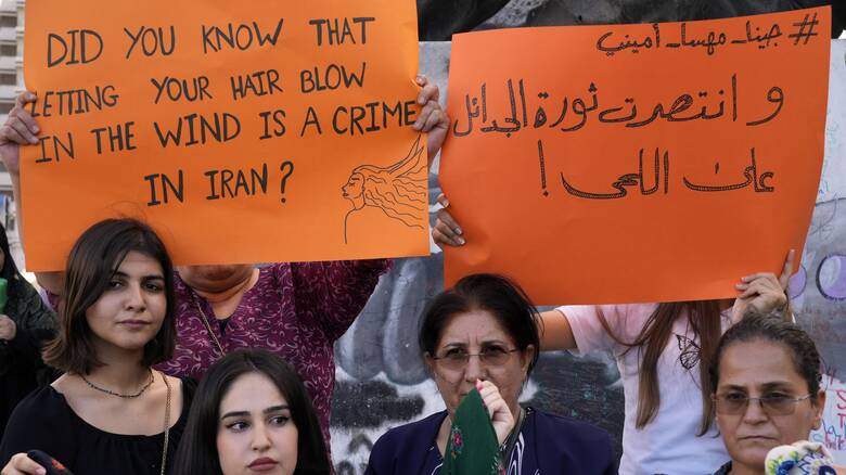 Μεγαλώνει η οργή στο Ιράν - Έρευνα για τα αίτια θανάτου της Μαχσά υπόσχεται ο Ιρανός πρόεδρος